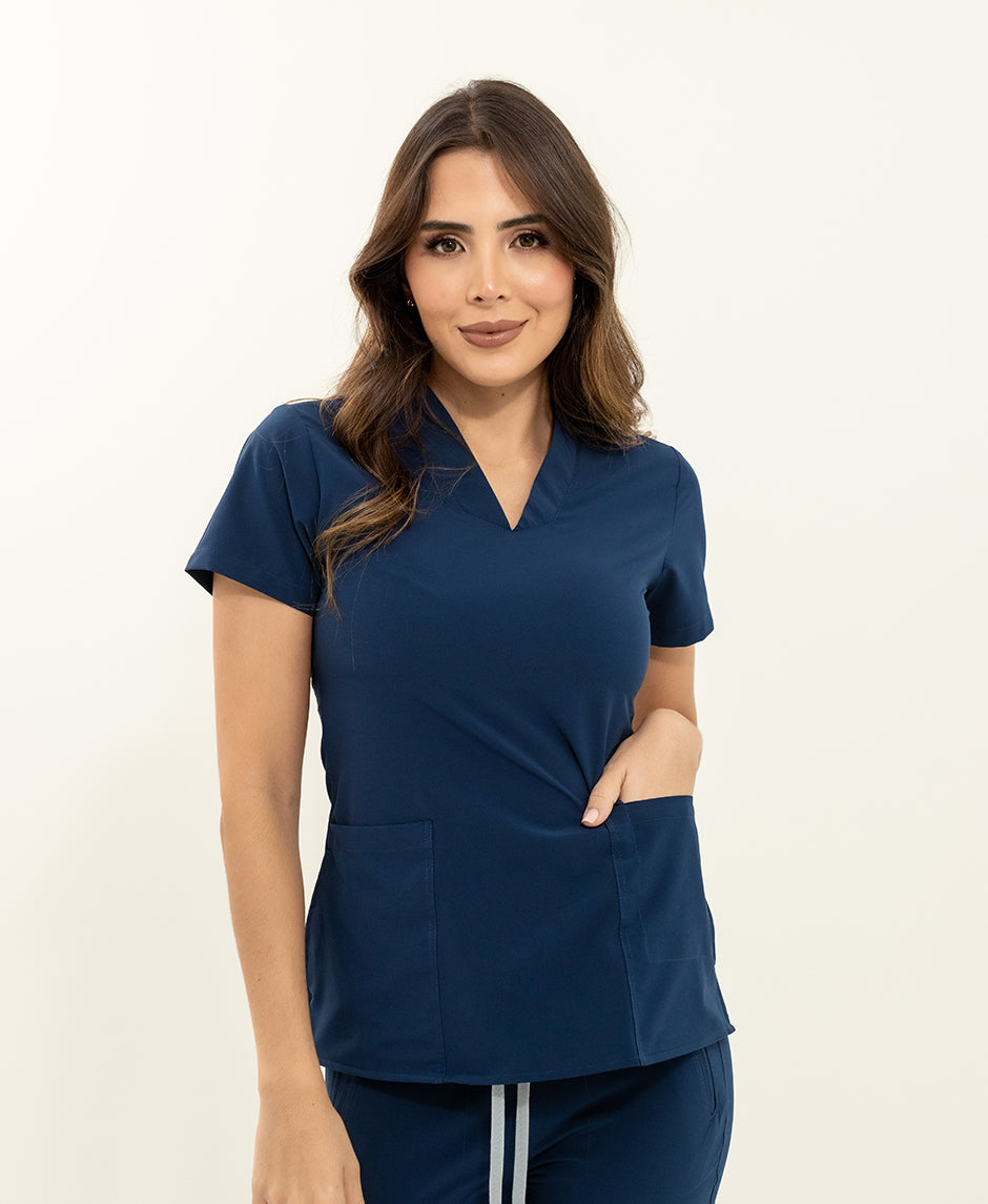 Worktastic-blusa-medica-uniformes-colombia-antifluido-new-agua-azulnavy-para-mujer-1