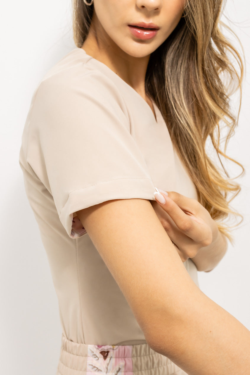 Blusa médica scrub quirúrgico bella beige para mujer